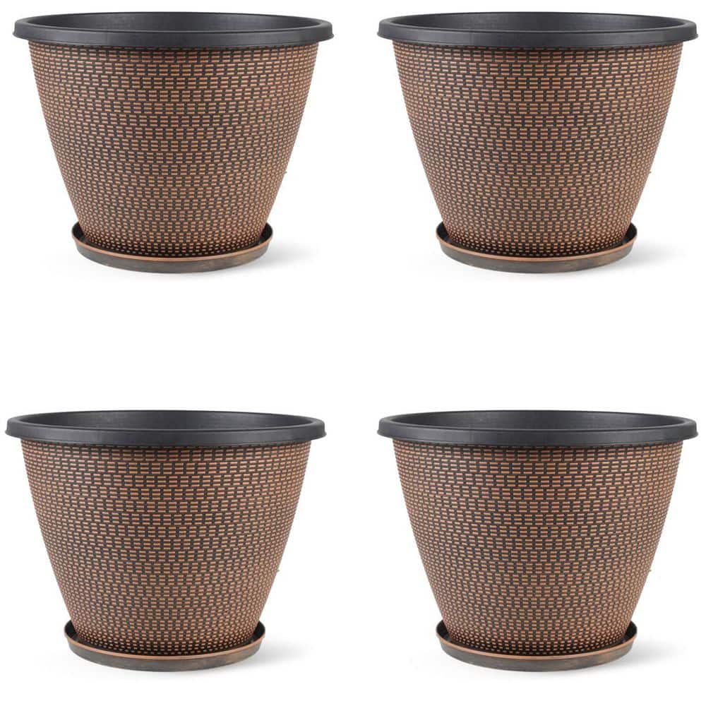 Large Plastic Indoor/Outdoor Planter with Saucer (10 in. W x 6.4