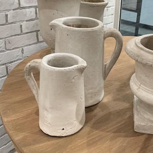Distressed Ceramic White Jug (015654 A25A)