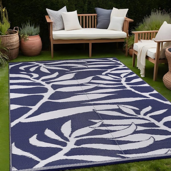 Lightweight Floral Blue/White 6 ft. x 9 ft. Reversible Plastic Indoor/Outdoor Area Rug