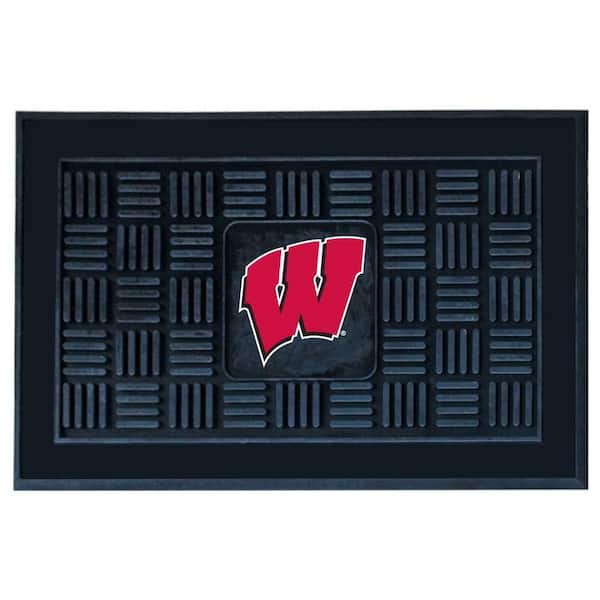 FANMATS NCAA University of Wisconsin Black 19.5 in. x 31.25 in. Outdoor Vinyl Medallion Door Mat