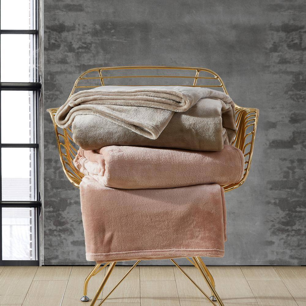 Cozy Plush Fleece Full/Queen Blanket in Classic Beige