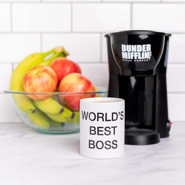 Uncanny Brands Dungeons and Dragons Single Cup Coffee Maker with Mug