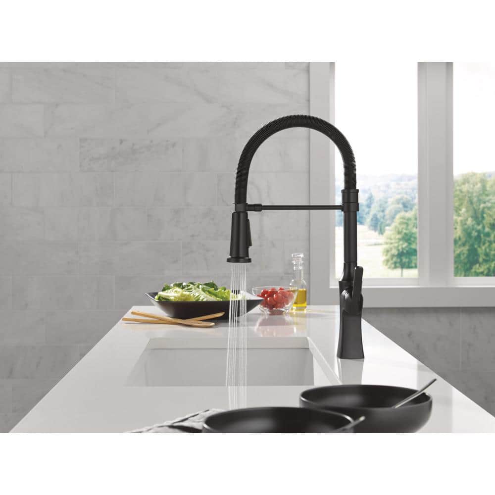 Matte Black Zinc Single Handle Pull Down Kitchen Faucet