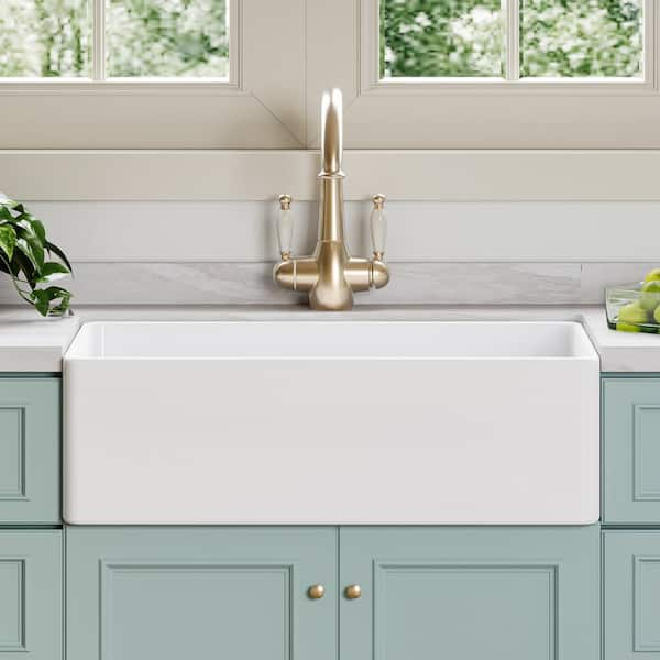 White Fireclay 33 in. Single Bowl Kitchen Sink Farmhouse Apron Front with Bottom Grid and Strainer