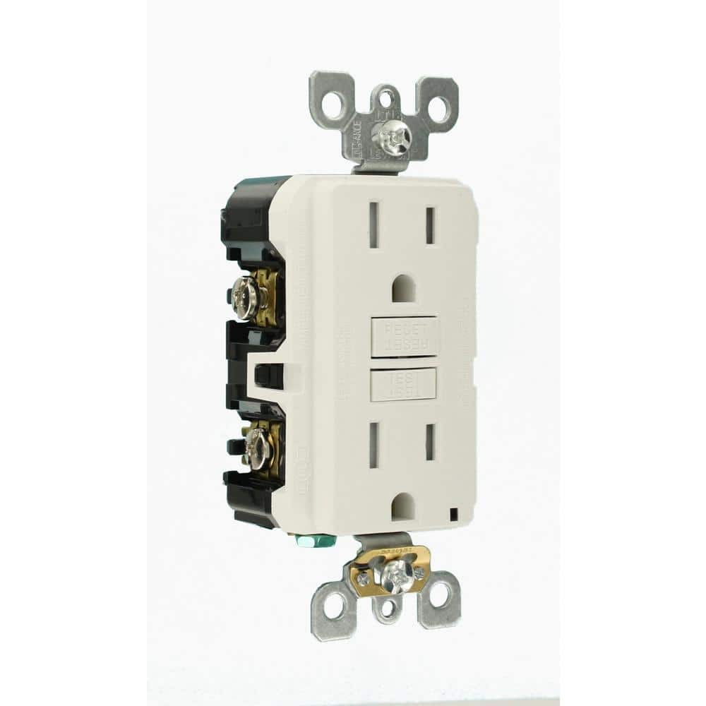 Legrand 15 Amp Tamper Resistant GFCI Outlet with USB Ports and Wall Plate