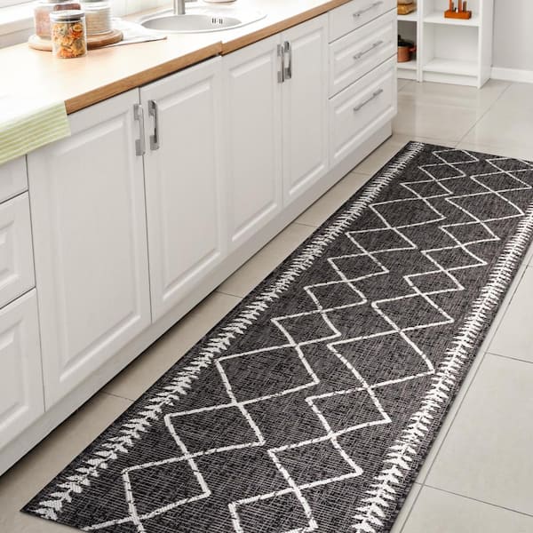 JONATHAN Y Derya Black/Ivory 2 ft. x 10 ft. Tribal Diamond Trellis Indoor/Outdoor Area Rug