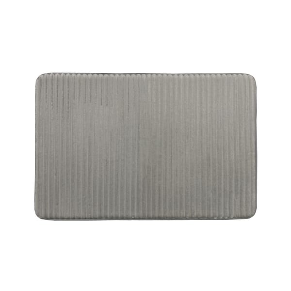 Mohawk Home Roswell 17 in. x 24 in. Soft Silver Polyester Machine Washable Bath Mat