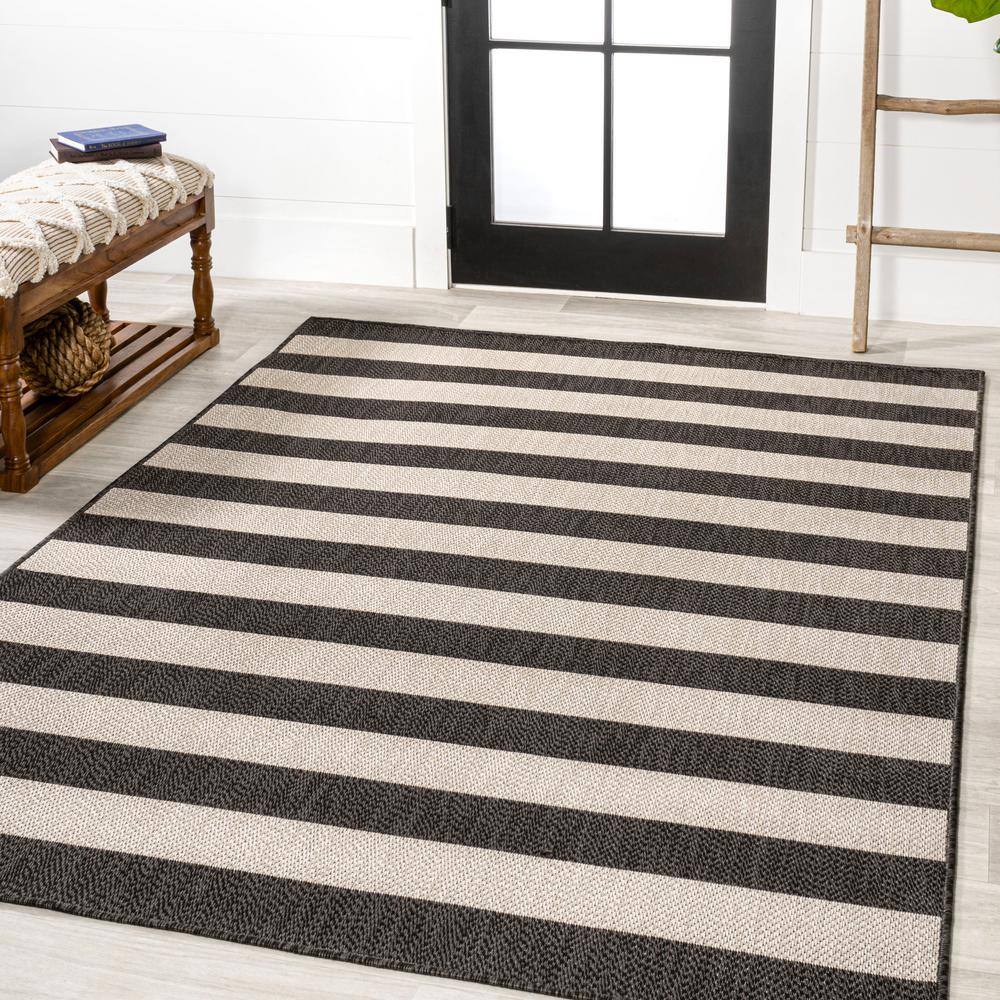 Modern Cottage Black and Beige 4'x6' Synthetic Stripe Area Rug