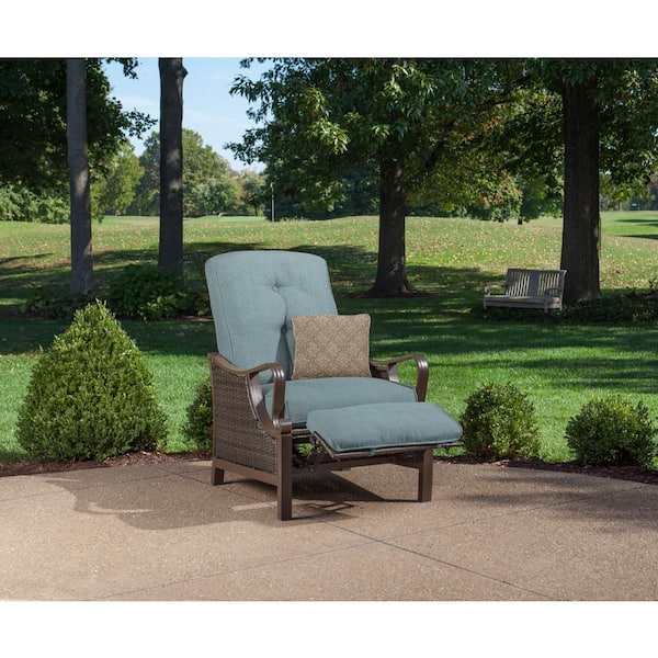 Cambridge Saratoga Wicker Outdoor Recliner with Ocean Blue Cushions