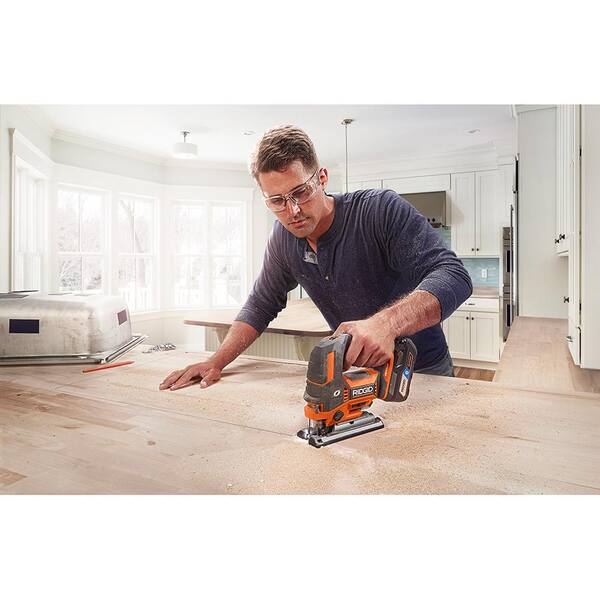 https://images.thdstatic.com/productImages/6a06f466-be7c-4dbc-a226-2f966cf8c1e0/svn/ridgid-power-tool-combo-kits-r92162sb4n-4f_600.jpg