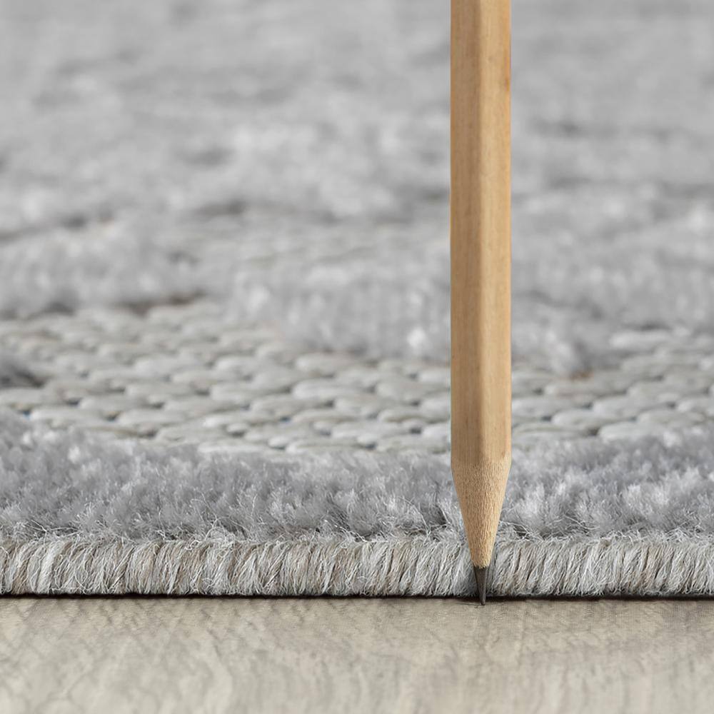 Oasis Blue and Gray Floral 8' x 10' Synthetic Indoor/Outdoor Rug