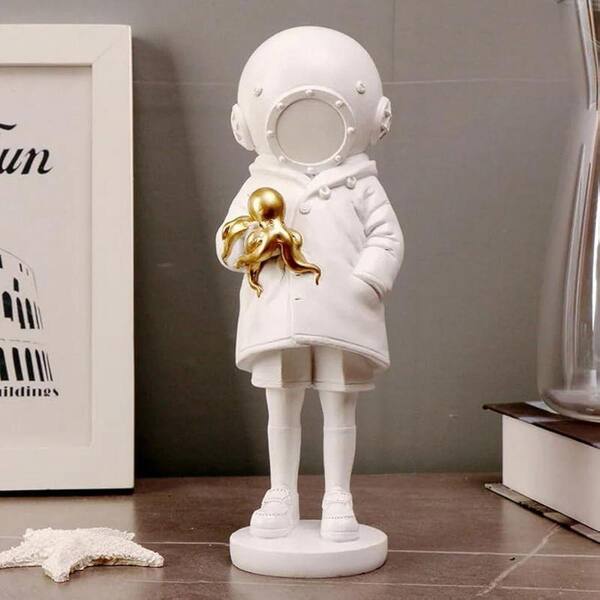【未開封】 BANKSY DEEP SEA DIVER WHITE Ver. Banksy Deep Sea Diver Girl Resin Figurine: Graffiti Street Art for