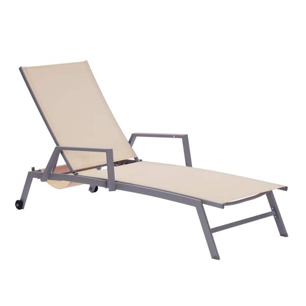 maocao hoom Aluminium Patio Chaise Lounge With Armrests And Wheels in Beige