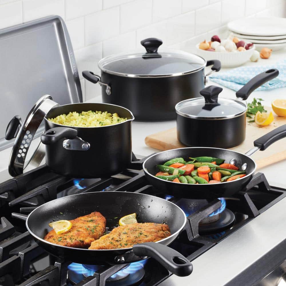 Farberware 10.5 Quart Black Aluminum Nonstick Stockpot with Glass Lid