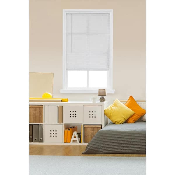 Home Basics White Cordless 1 In Room Darkening Vinyl Mini Blind 34 3 4 In W X 64 In L Ccdrd3664 34 75 The Home Depot