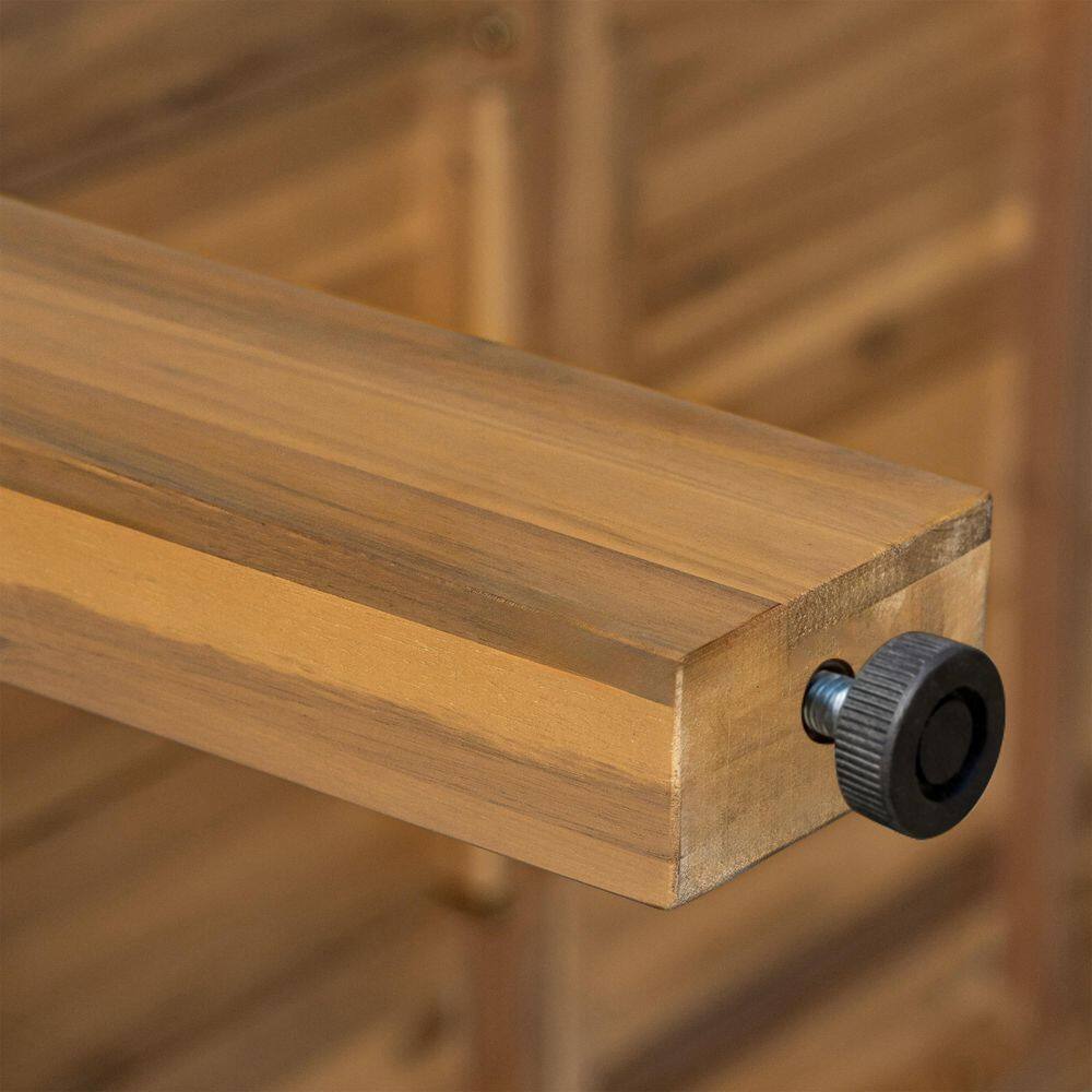 Close-up of the wooden frame joint and structure.