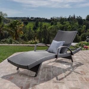 Salem Multi-Brown 1-Piece Faux Rattan Outdoor Patio Chaise Lounge