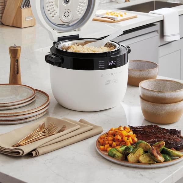 https://images.thdstatic.com/productImages/6a58d0e5-0df9-4db3-b6a1-5126a1b2fe6b/svn/white-instant-pot-rice-cookers-140-5003-01-e1_600.jpg