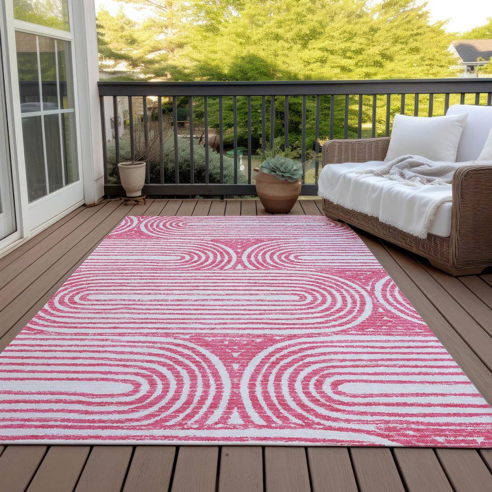 Blush and White Synthetic Flat Woven 5' x 7' Area Rug