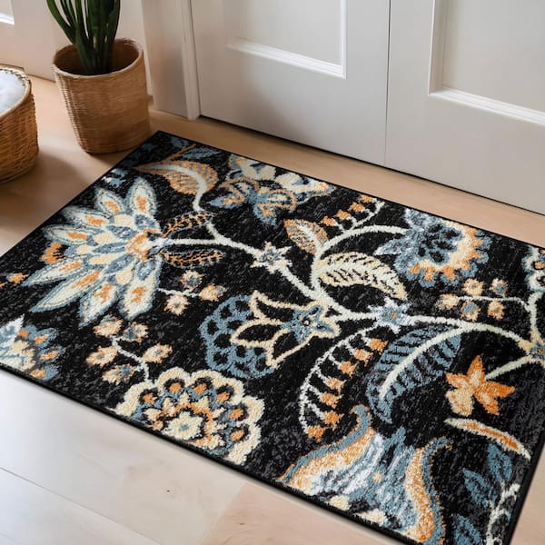 Floral Medallion Black 2' x 3' Area Rug
