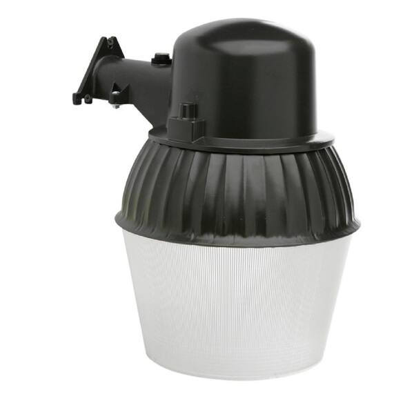 Designers Edge 200-Watt Bronze Universal Bulb Outdoor Dusk to Dawn Area Light with 10 in. Acylic Lens