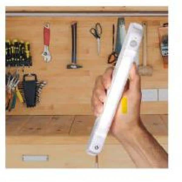 White Battery Powered Motion Sensor Undercabinet Light