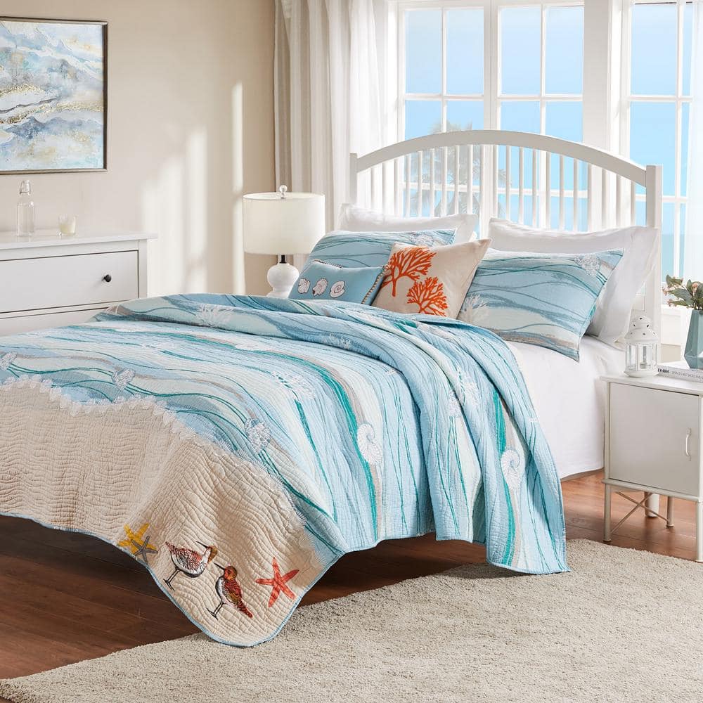 Maui Twin Blue Cotton Coastal Reversible Quilt Set with Decorative Pillows