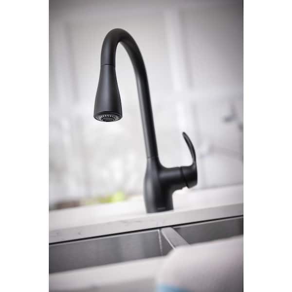 MOEN Kleo SingleHandle PullDown Sprayer Kitchen Faucet with Reflex