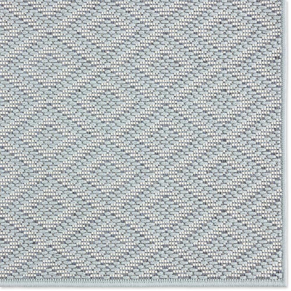 Blue and Cream Geometric 8' x 10' Indoor/Outdoor Rug