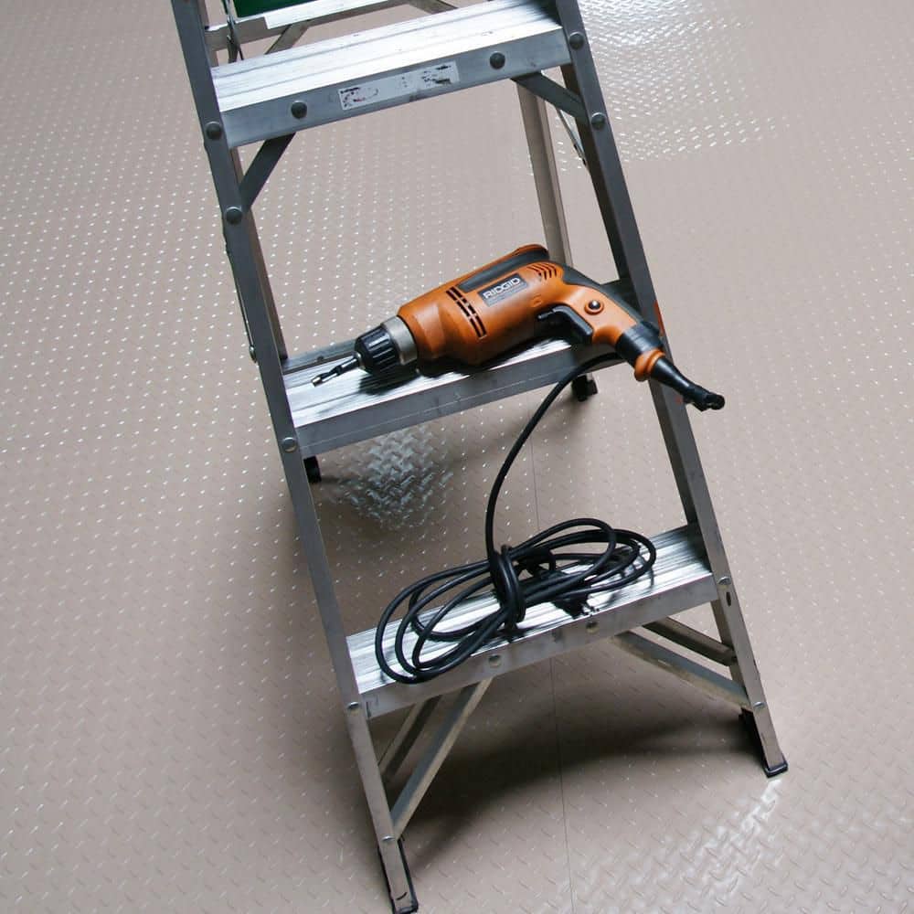 Beige Diamond Plate PVC Flooring Roll 4' x 8'