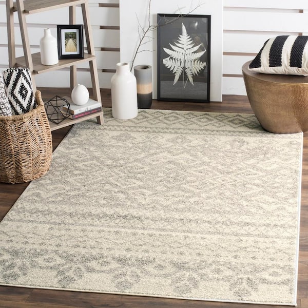 Adirondack Ivory/Silver 6 ft. x 9 ft. Geometric Diamond Area Rug