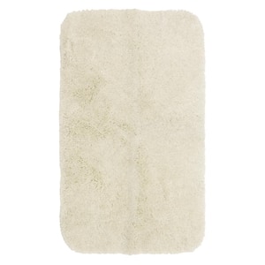 Bridgetown Plush 20 in. x 34 in. White Solid Polyester Rectangle Machine Washable Bath Mat