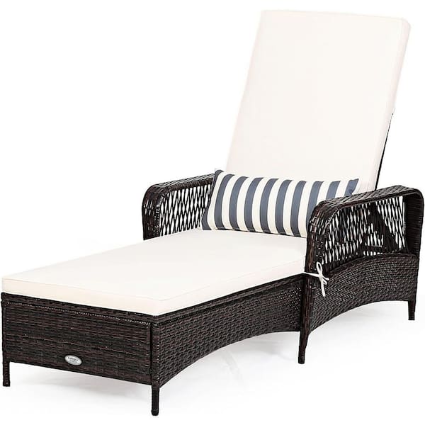 SKONYON 1-Piece Wicker Outdoor Chaise Lounge with Beige Cushions
