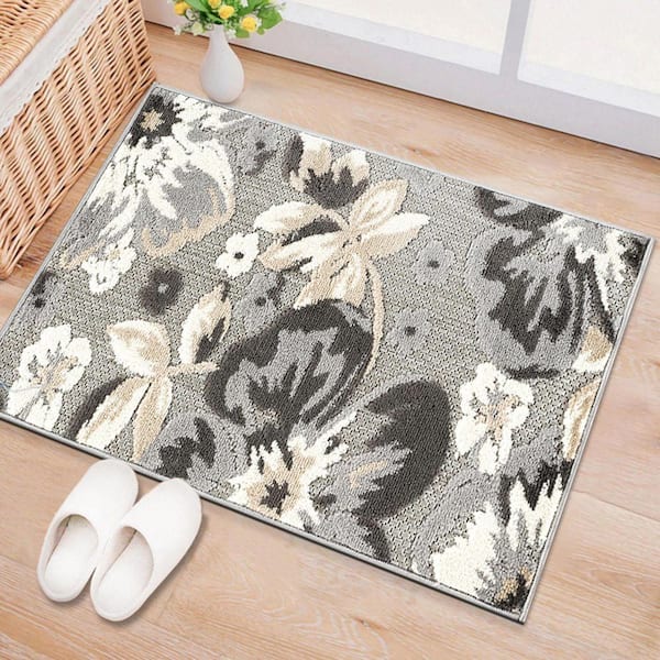 Bergamo Contemporary Floral Gray 2 ft. 7 in. x 4 ft. Area Rug