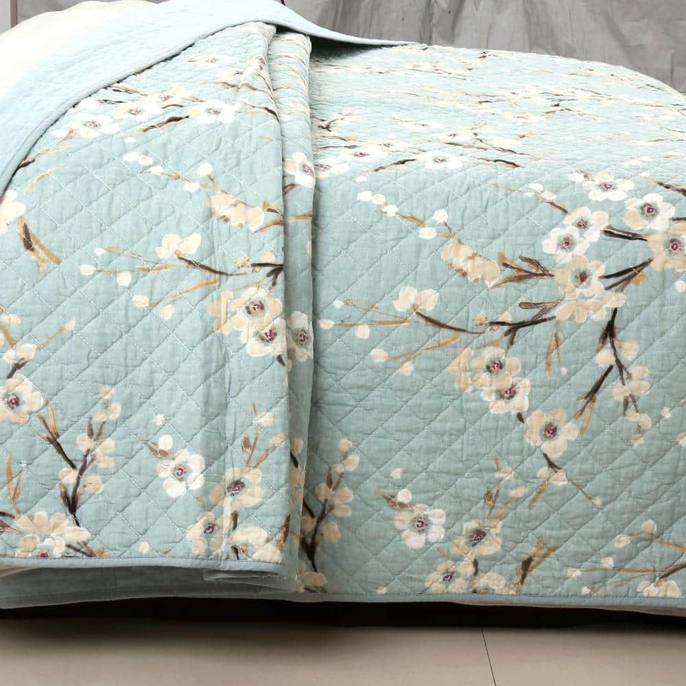 Cyan Blue Cotton Queen Reversible Floral Quilt Set