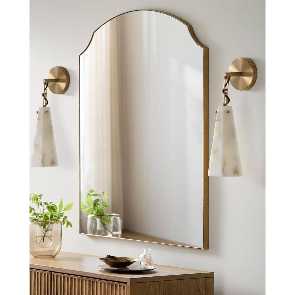 Galey Alix 5.5 in. 1 Light White Sloane Traditional Wall Sconce