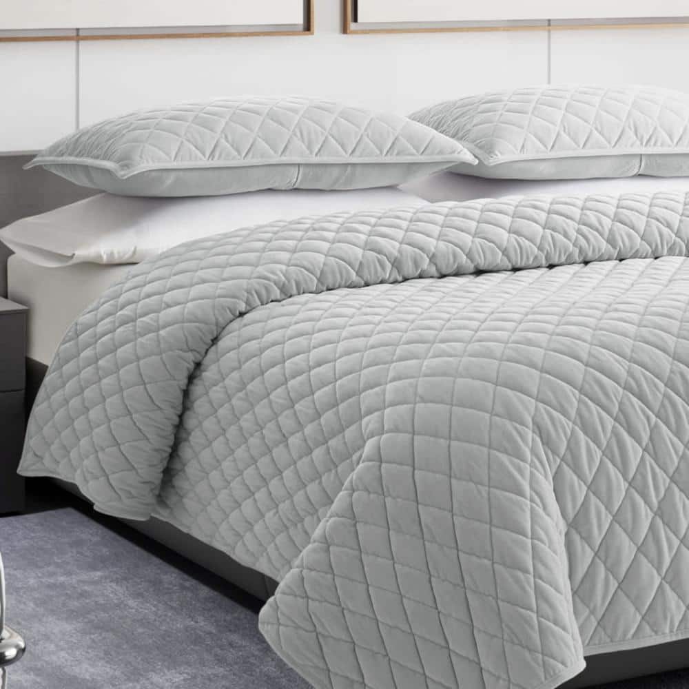 King Size Silver Velvet Reversible Quilt Set