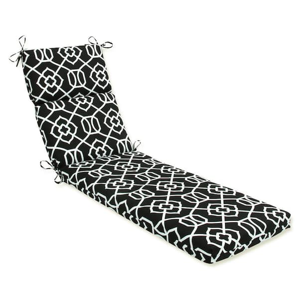 Pillow Perfect 21 x 28.5 Outdoor Chaise Lounge Cushion in Black/White Kirkland