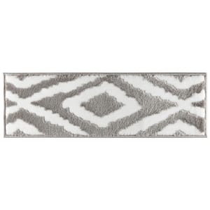 Grey/White 9 in. x 28 in. Non-Slip Stair Treads Polypropylene Latex Backing (Set of 7) Meadow Stair Rugs
