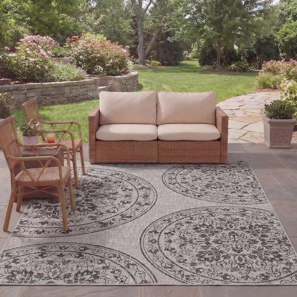 Courtyard Gray/Black 8 ft. x 10 ft. Oversized Floral Medallion Indoor/Outdoor Area Rug