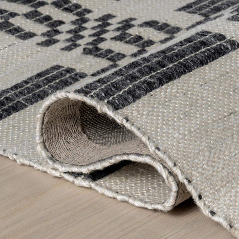 Gray and Off-White Geometric Synthetic Flat Woven 4' x 6' Area Rug