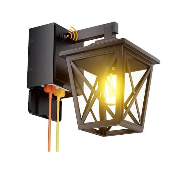 Porch Lights with Outlet, Dusk to Dawn Outdoor Light with Built-in GFCI Outlet Waterproof Anti-Rust Lantern Black