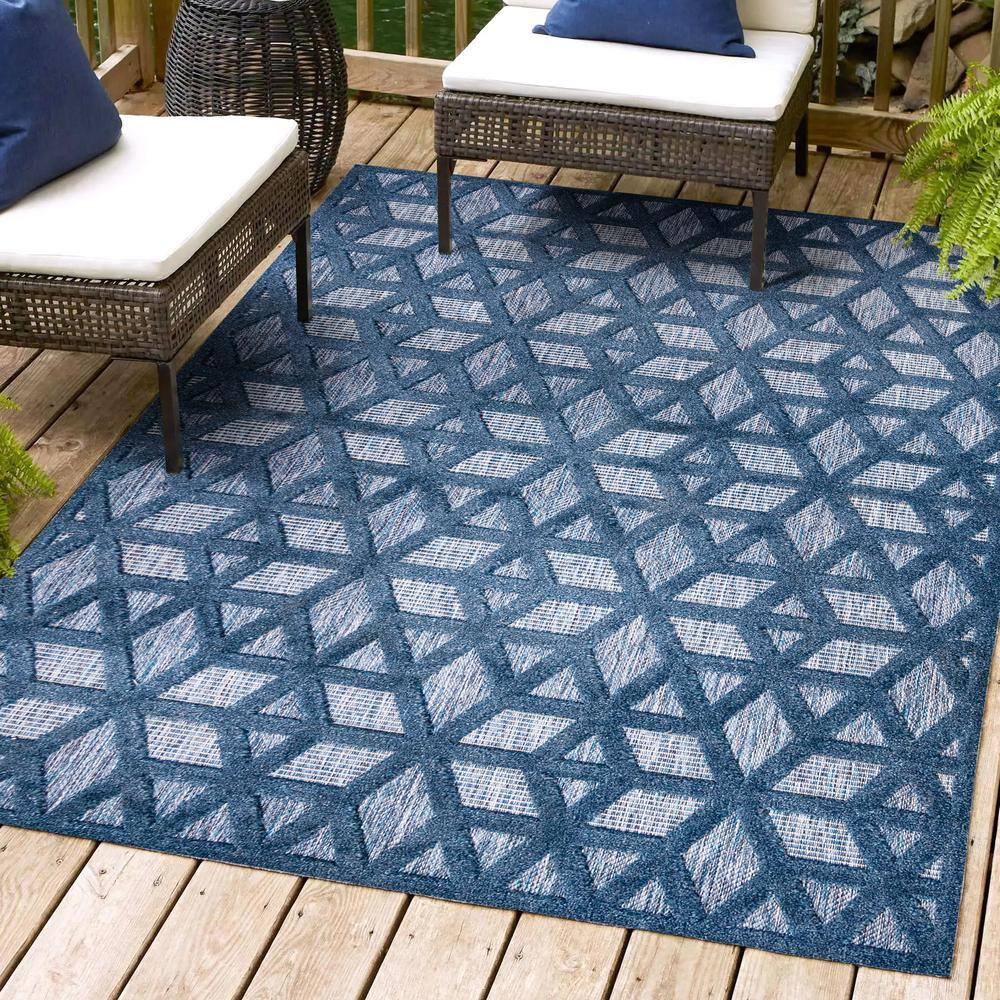 Blue Geometric 8' x 10' Reversible Indoor/Outdoor Rug