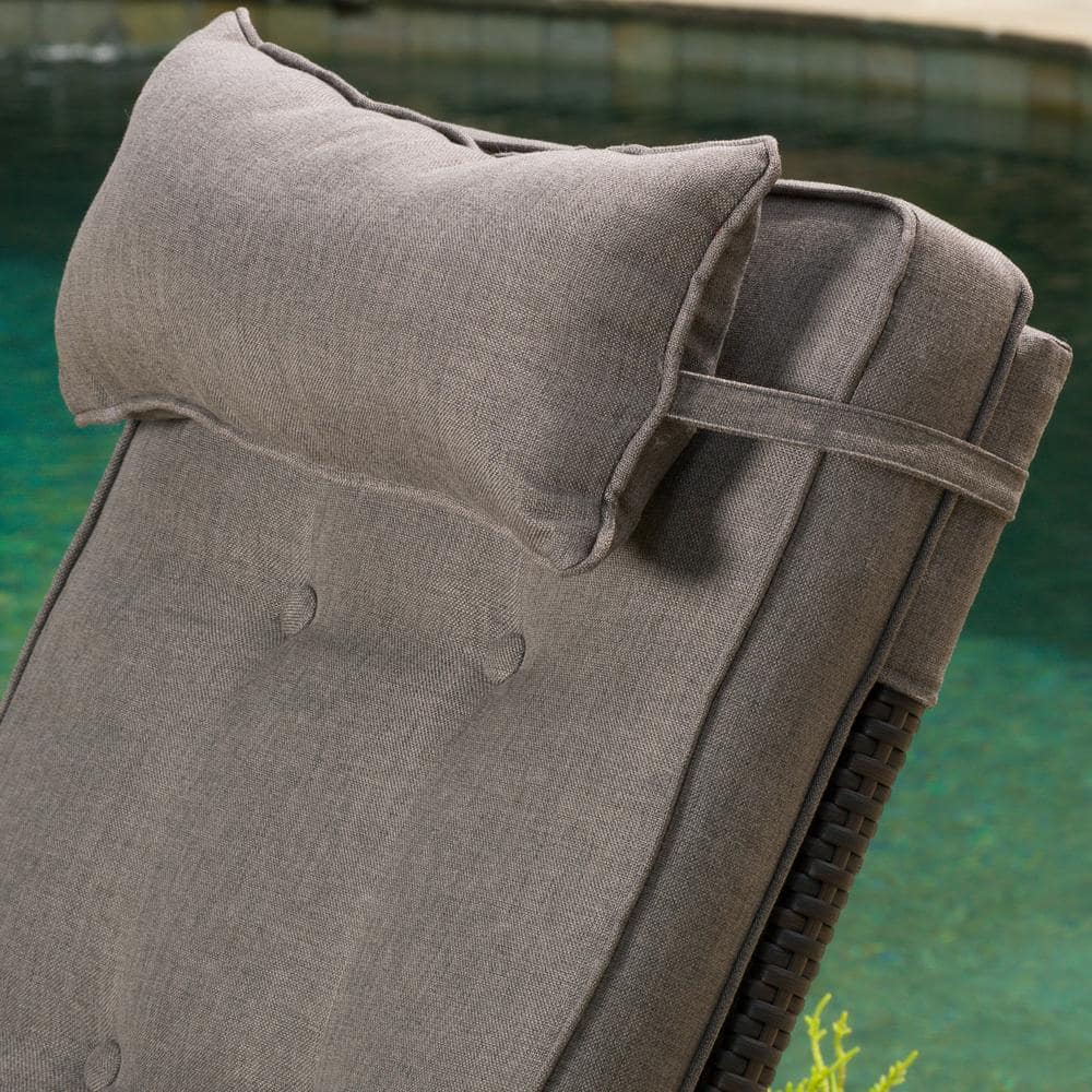 Grey Cushioned Aluminum Reclining Lounge Chair