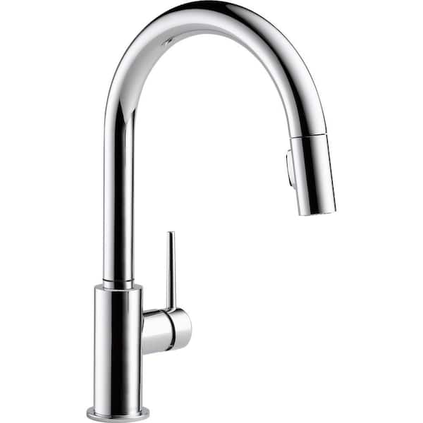 Delta Trinsic Single-Handle Pull-Down Sprayer Kitchen Faucet with MagnaTite Docking in Chrome