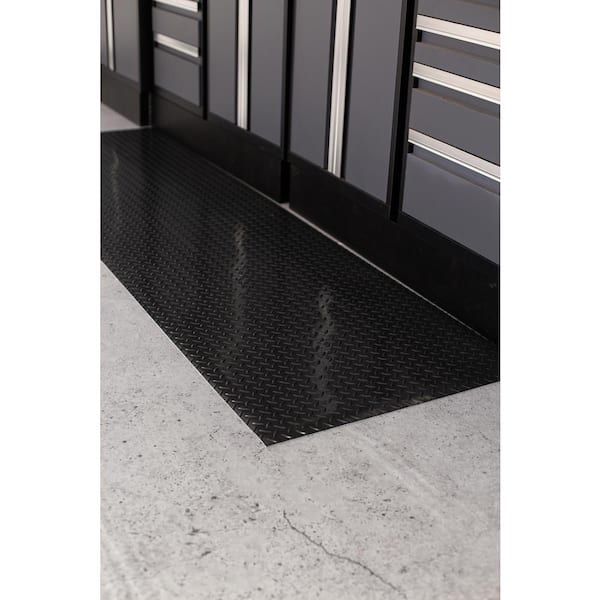 https://images.thdstatic.com/productImages/6b6eaac9-998f-4572-8163-f864d7471852/svn/midnight-black-g-floor-garage-floor-mats-wgrun75dt2760mb-31_600.jpg