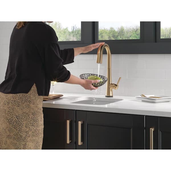 Monrovia Gold Single-Handle Pull-Down Bar Faucet with Touch2O Technology in Lumicoat Champagne Bronze