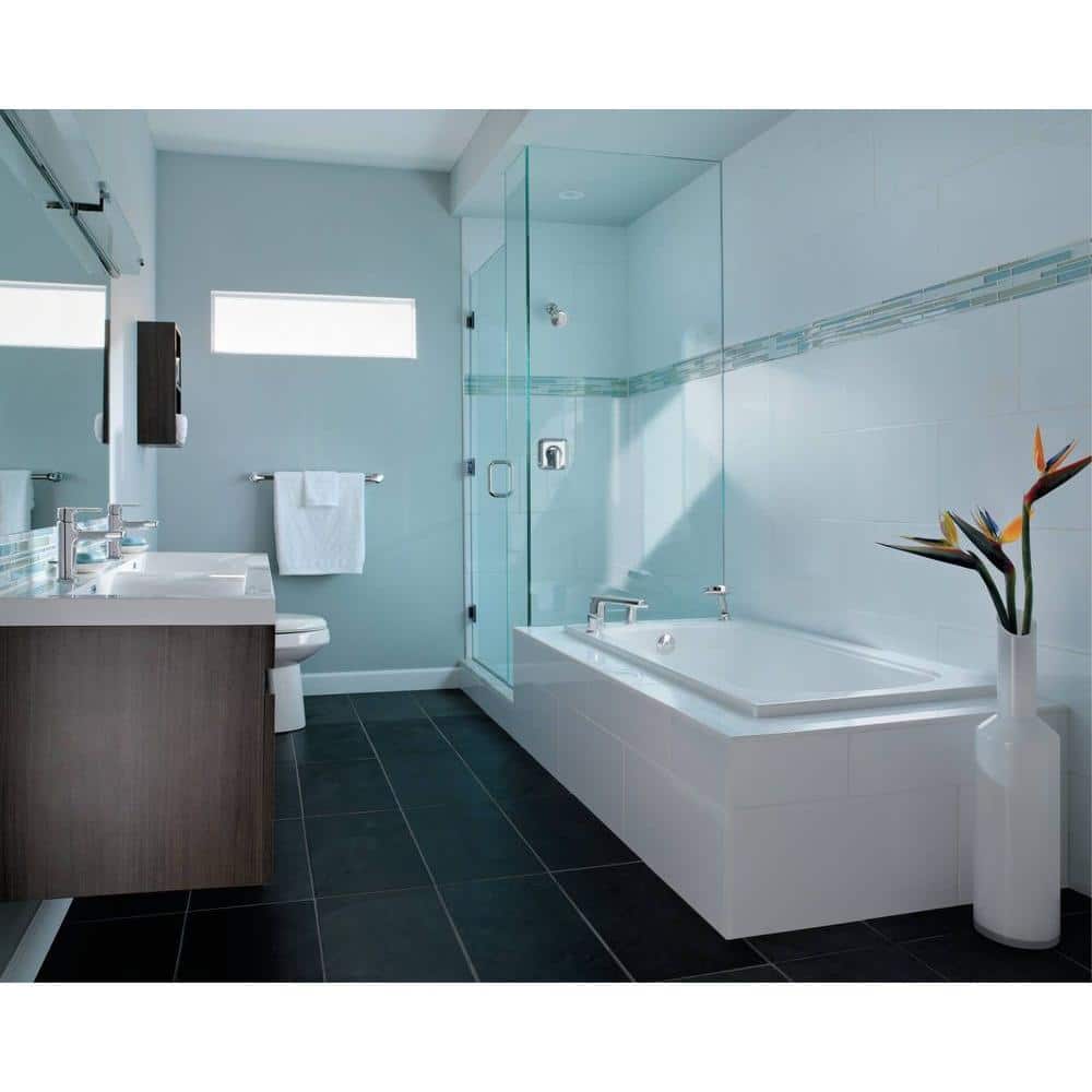Chrome Single Handle Modern Bathroom Faucet with Drain Assembly