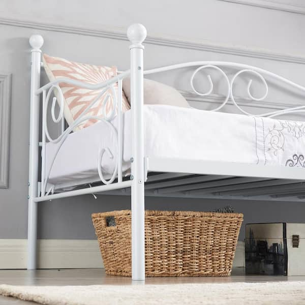 White on sale metal daybed