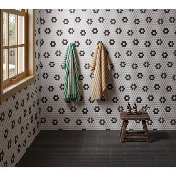 Bedrosians Le Cafe 1 in. x 6 in. Matte Black Porcelain Mosaic
